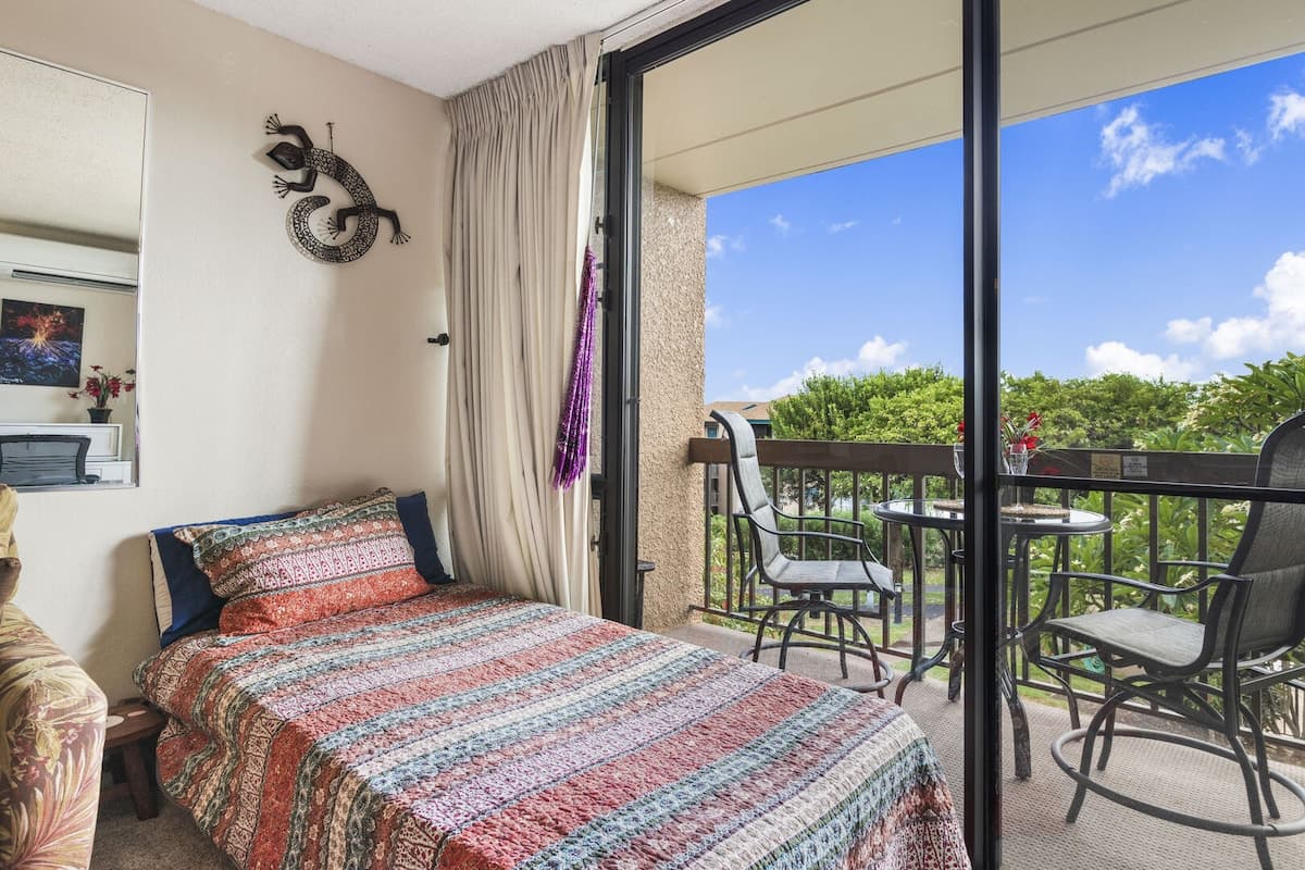 Condo in Kihei · ★4.5 · 1 bedroom · 3 beds · 1 bath - Photo 4