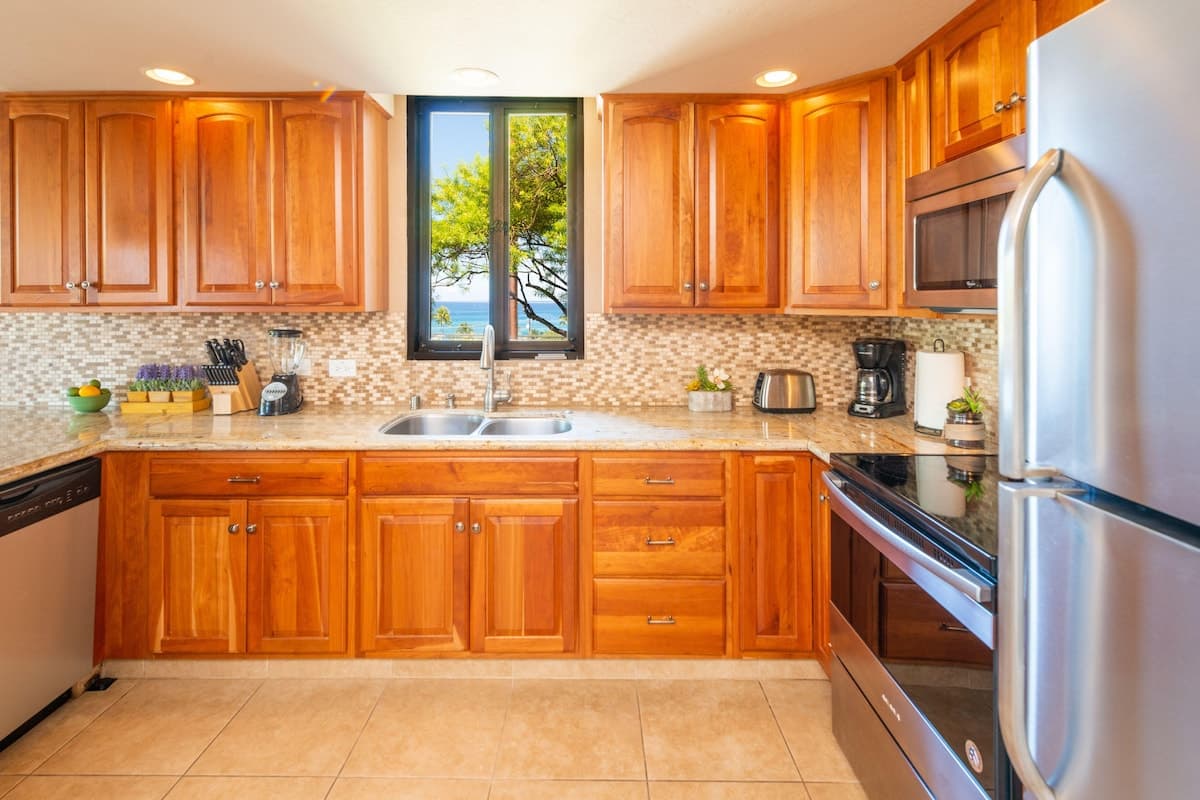 Condo in Kailua-Kona · ★4.87 · 2 bedrooms · 4 beds · 3 private baths - Photo 4