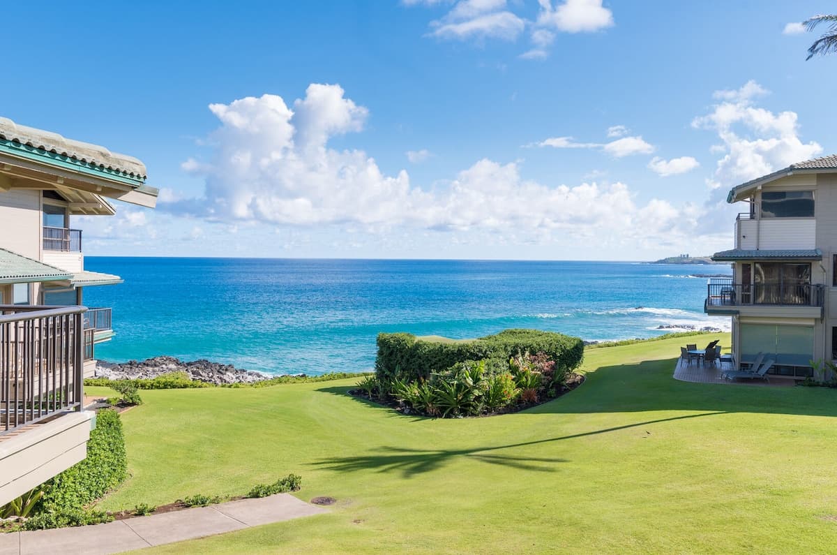 Condo in Kapalua · ★5.0 · 1 bedroom · 2 beds · 1.5 baths - Photo 1