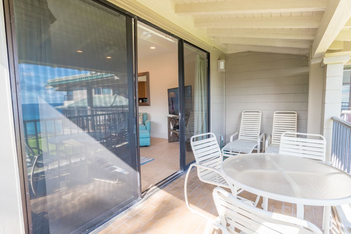 Condo in Kapalua · ★5.0 · 1 bedroom · 2 beds · 1.5 baths - Photo 4