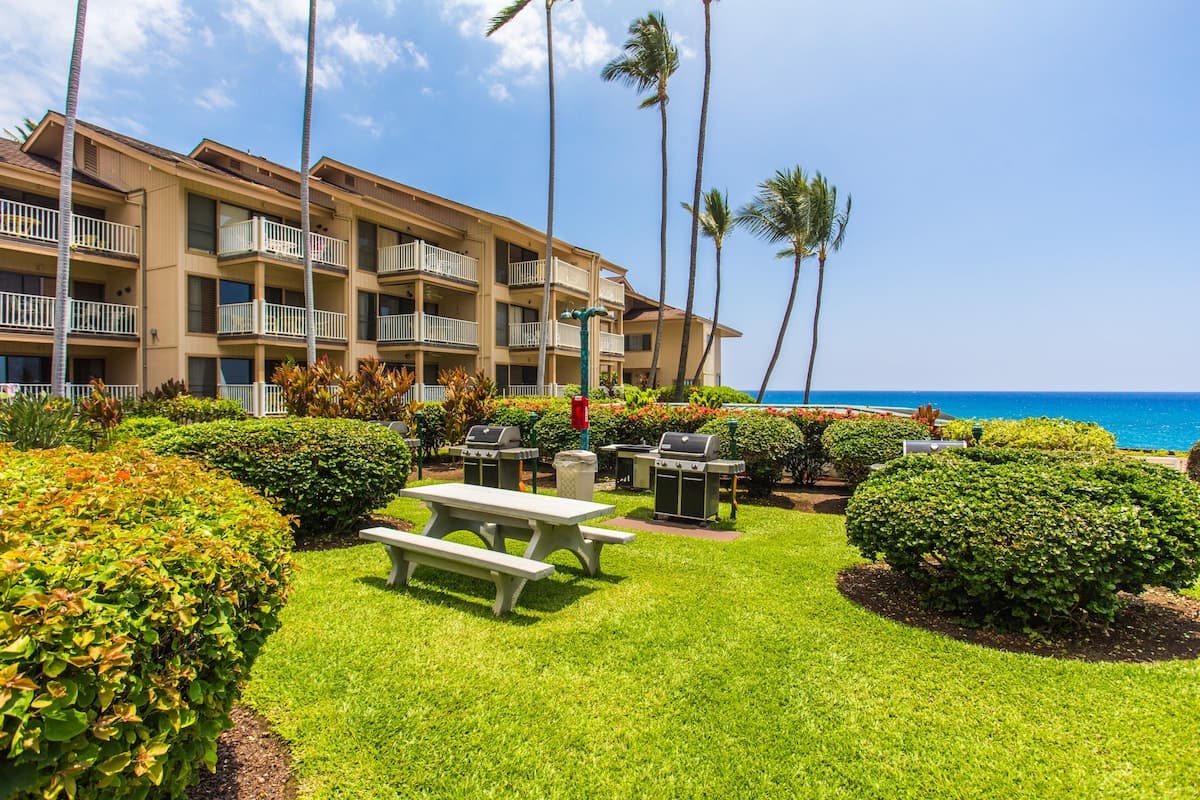 Condo in Kailua-Kona · ★5.0 · 2 bedrooms · 3 beds · No bathroom - Photo 3