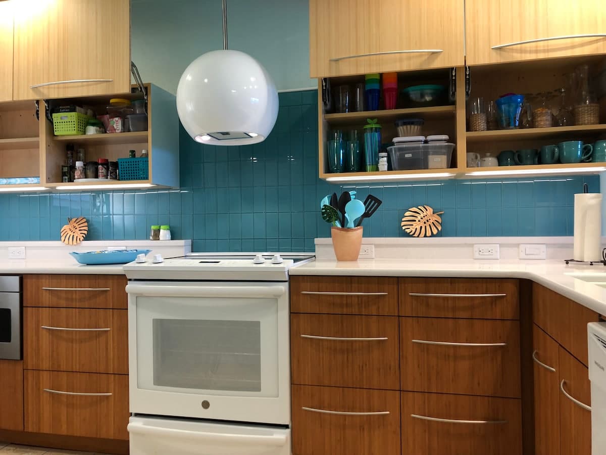 Condo in Kailua-Kona · ★4.17 · 2 bedrooms · 2 beds · 1.5 baths - Photo 5