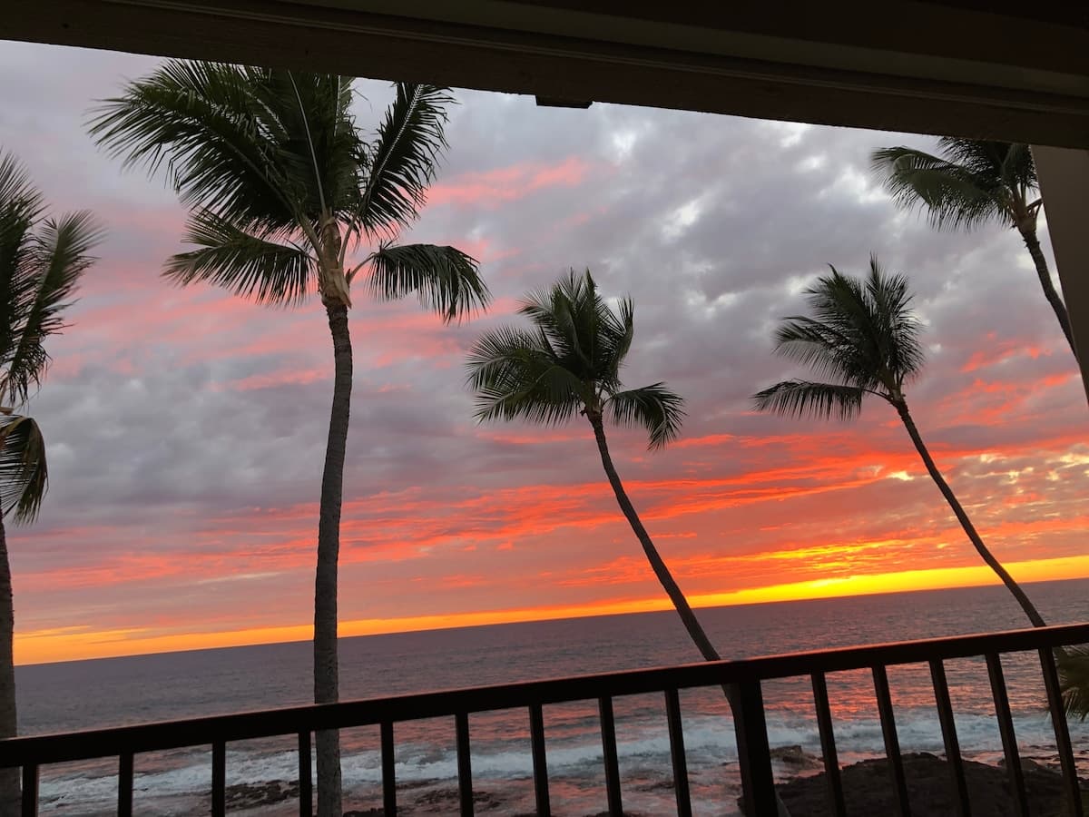 Condo in Kailua-Kona · ★4.17 · 2 bedrooms · 2 beds · 1.5 baths - Photo 1