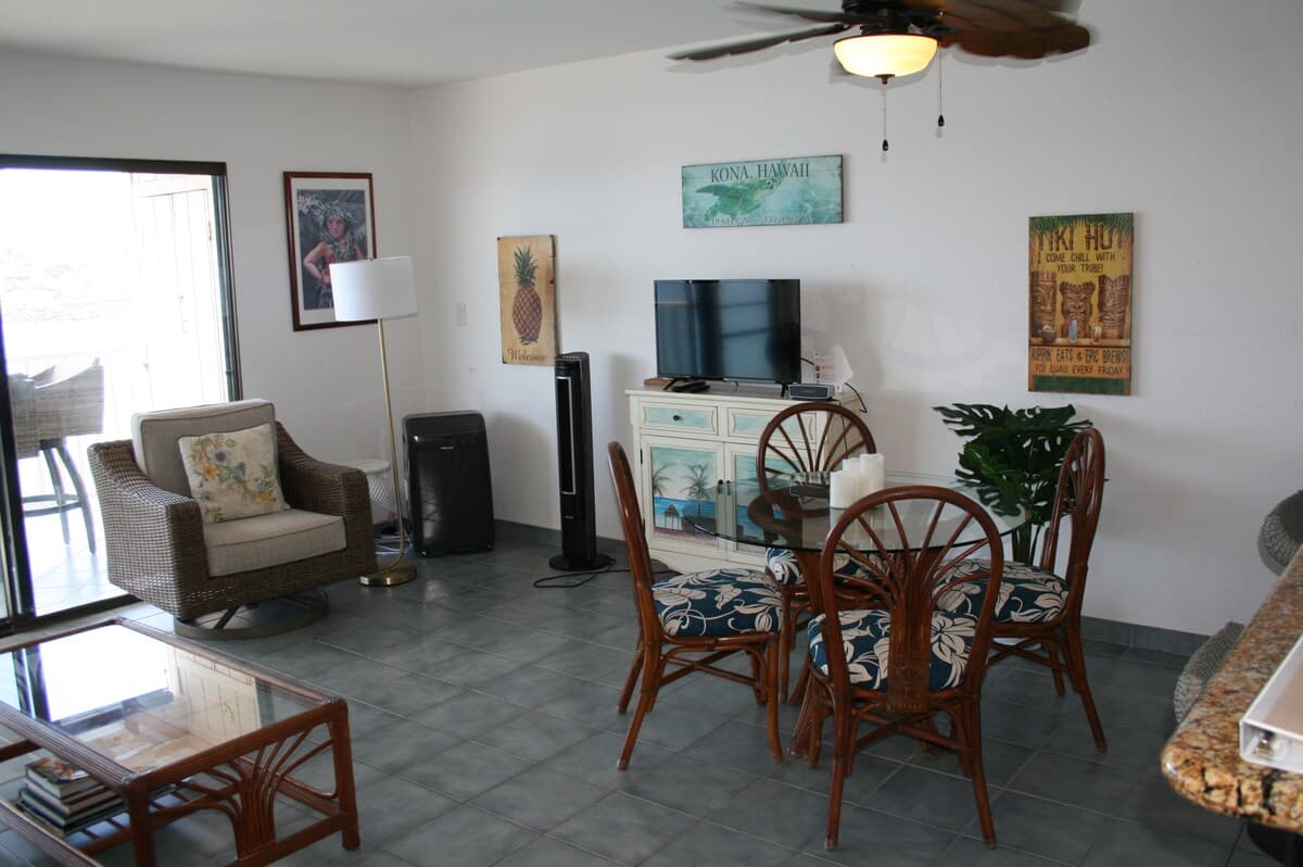 Condo in Kailua-Kona · ★4.75 · 1 bedroom · 2 beds · No bathroom - Photo 4