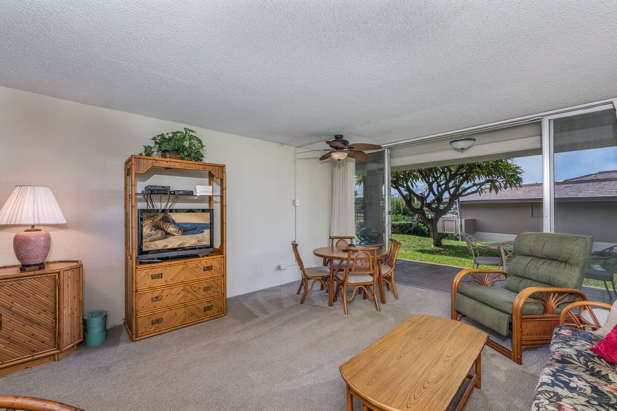 Condo in Lahaina · ★4.62 · 1 bedroom · 3 beds · 2 baths - Photo 5