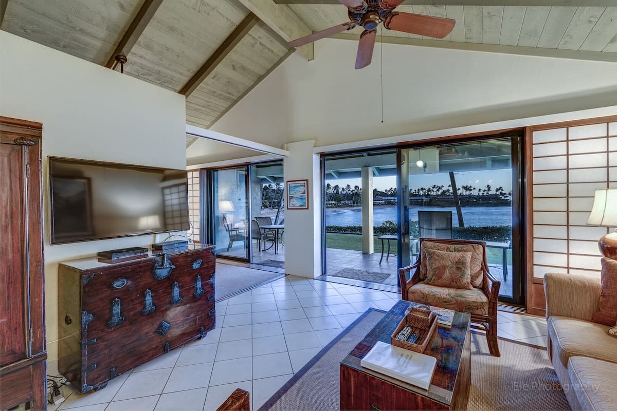 Condo in Napili-Honokowai · ★5.0 · 2 bedrooms · 4 beds · 2 baths - Photo 4