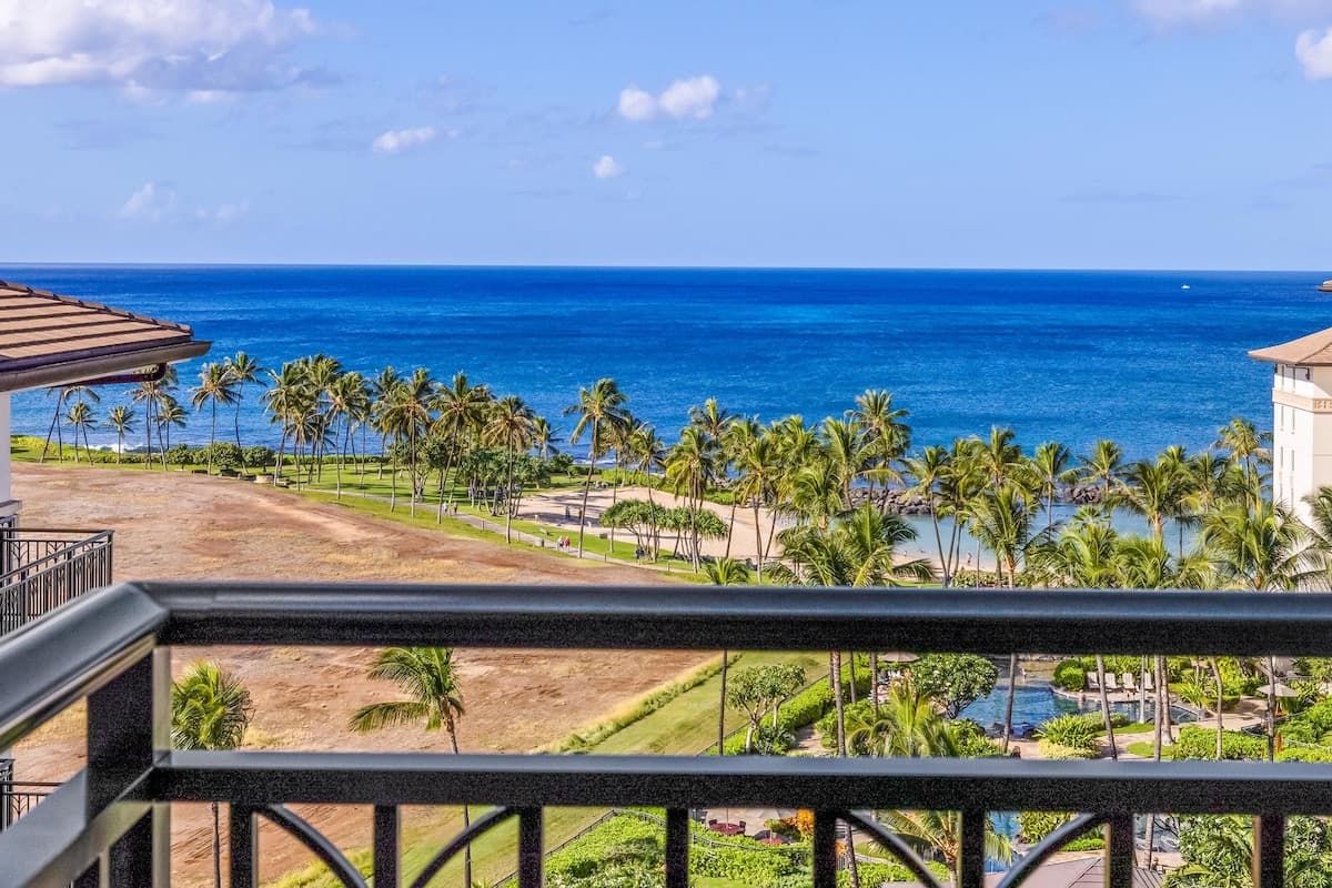 Condo in Kapolei · ★4.94 · 3 bedrooms · 6 beds · 2.5 private baths - Photo 5