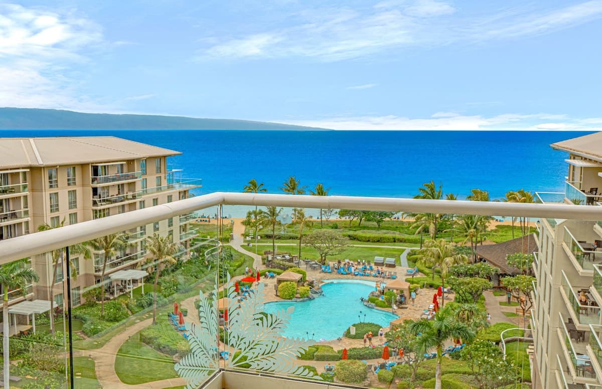 Condo in Lahaina · ★4.93 · 2 bedrooms · 3 beds · 2 baths - Photo 5