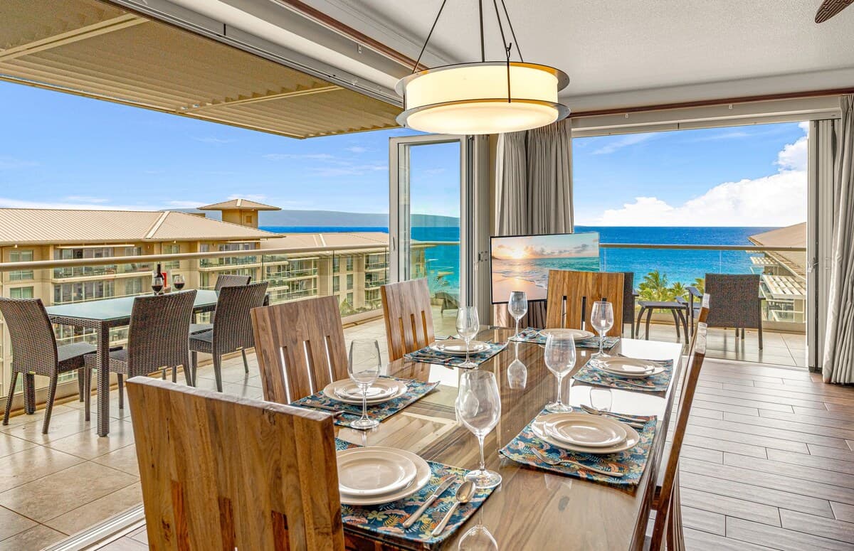 Condo in Lahaina · ★4.93 · 2 bedrooms · 3 beds · 2 baths - Photo 4