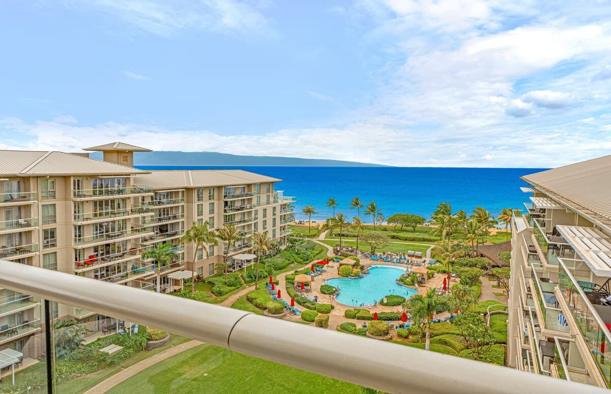 Condo in Lahaina · ★4.93 · 2 bedrooms · 3 beds · 2 baths - Photo 2