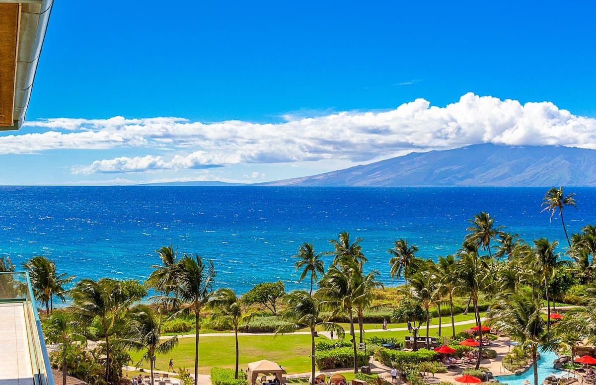 Condo in Lahaina · ★4.9 · 2 bedrooms · 3 beds · 2 baths - Photo 2