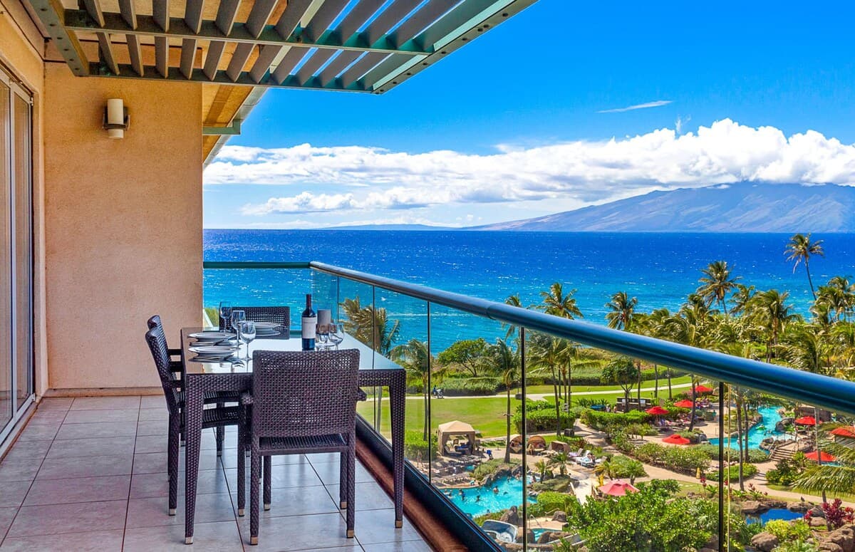 Condo in Lahaina · ★4.9 · 2 bedrooms · 3 beds · 2 baths - Photo 4