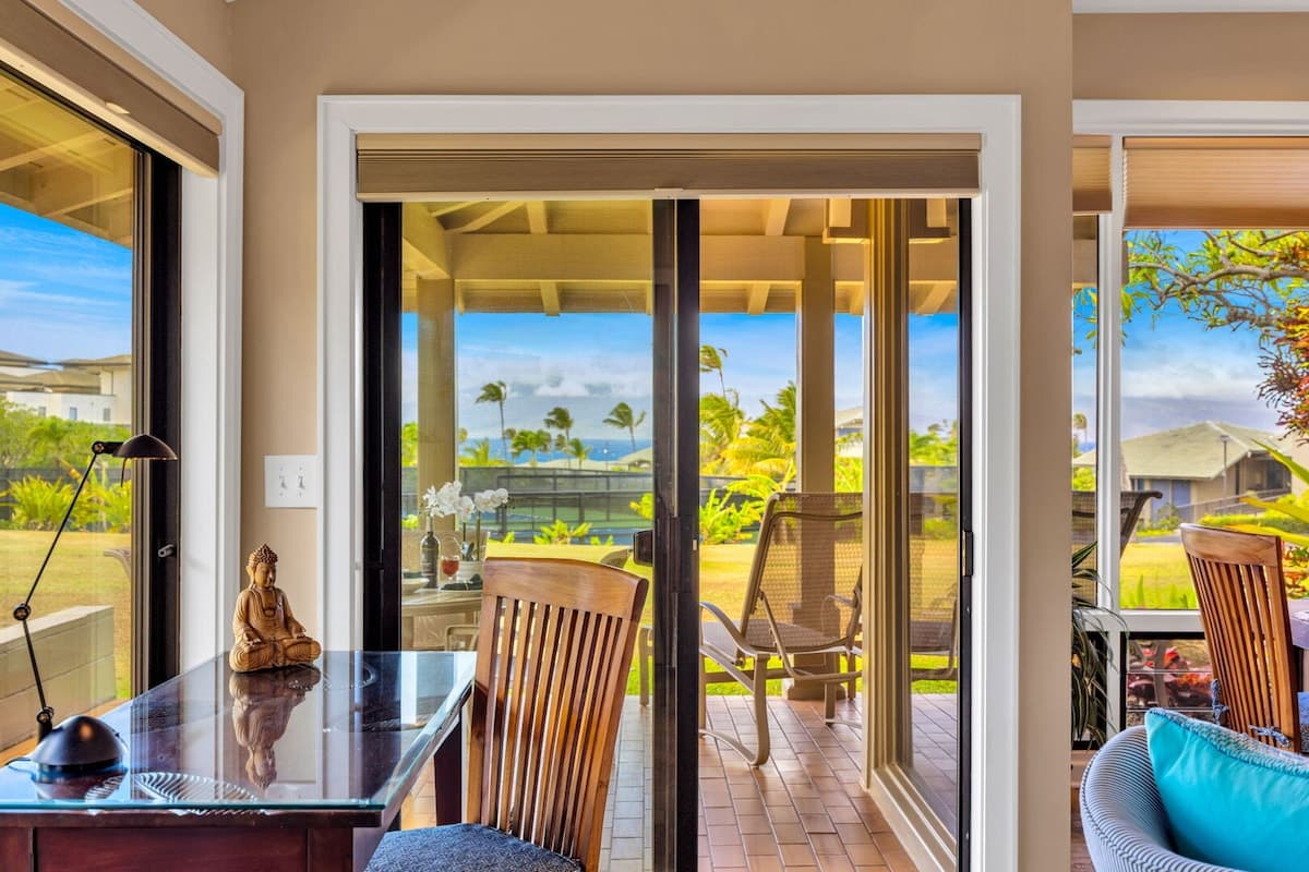 Condo in Lahaina · ★4.82 · 1 bedroom · 2 beds · 1.5 baths - Photo 4