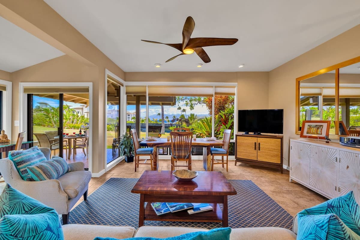 Condo in Lahaina · ★4.82 · 1 bedroom · 2 beds · 1.5 baths - Photo 1