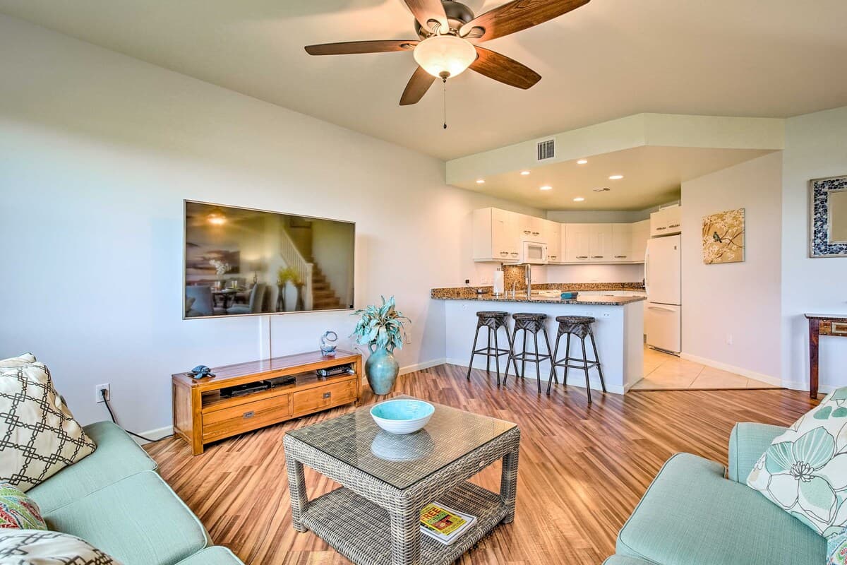Townhouse in Kailua-Kona · ★4.89 · 3 bedrooms · 5 beds · 2.5 baths - Photo 3