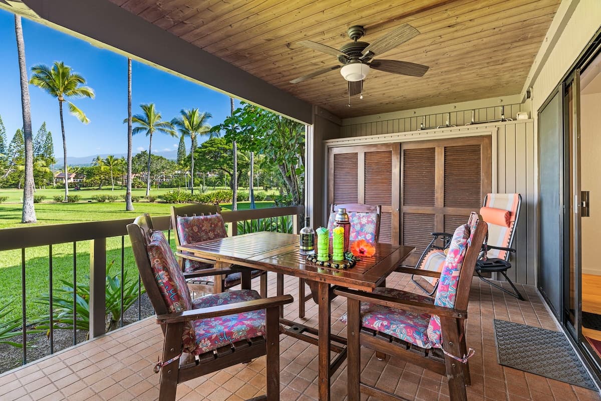 Condo in Kailua-Kona · ★4.88 · 2 bedrooms · 3 beds · 2 baths - Photo 2