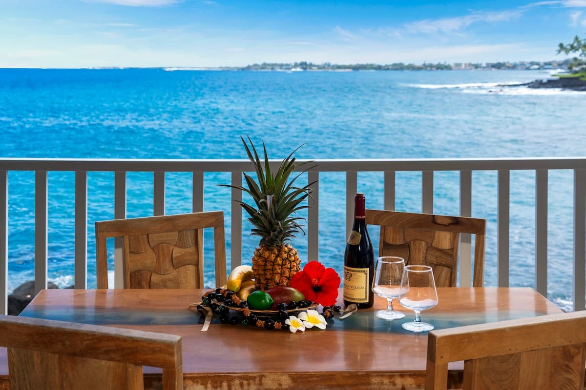 Condo in Kailua-Kona · ★4.51 · 2 bedrooms · 4 beds · 2 baths - Photo 1