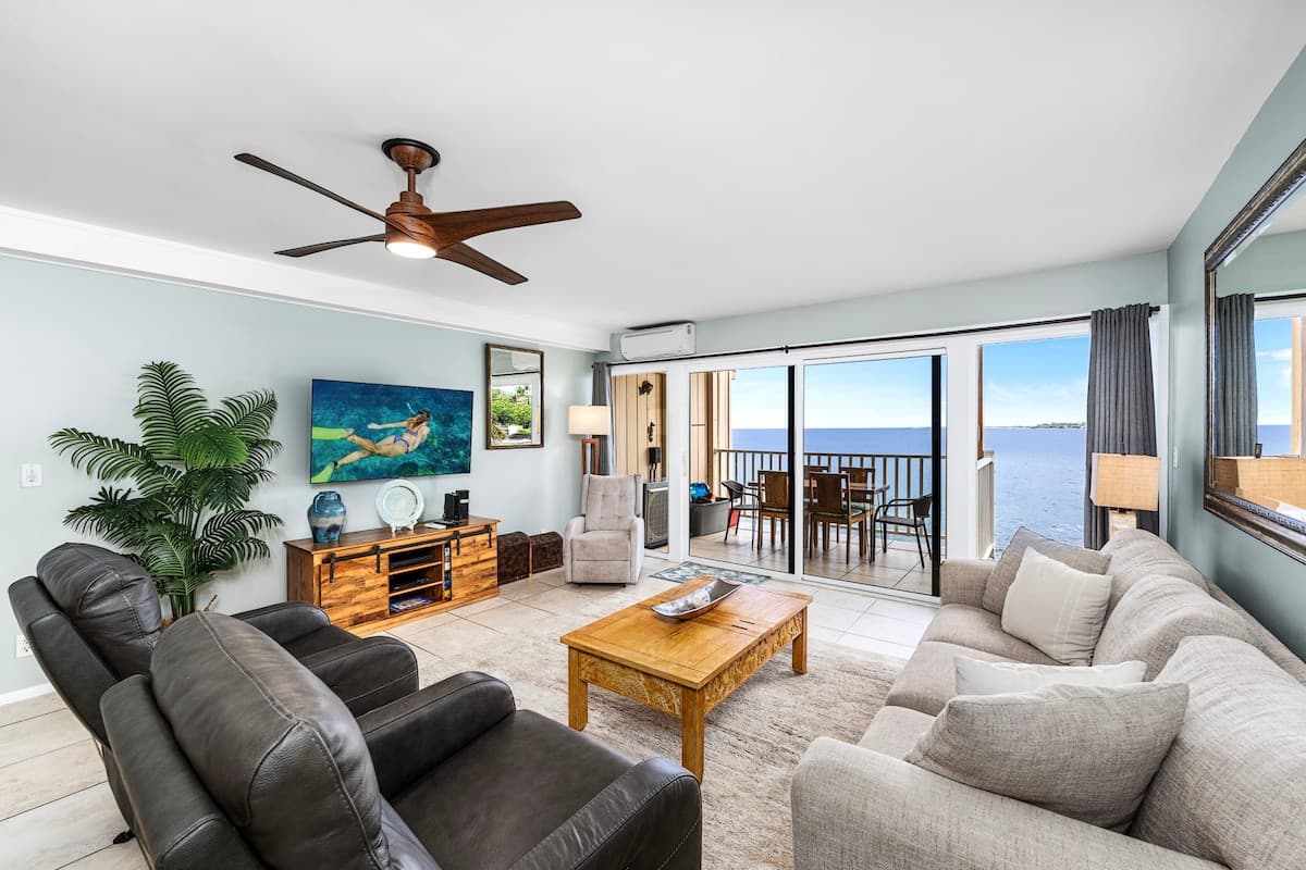 Condo in Kailua-Kona · ★4.51 · 2 bedrooms · 4 beds · 2 baths - Photo 3