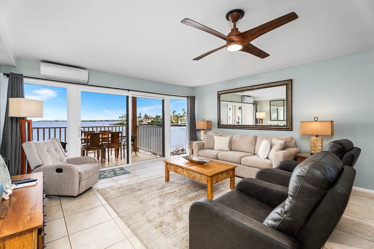 Condo in Kailua-Kona · ★4.51 · 2 bedrooms · 4 beds · 2 baths - Photo 5