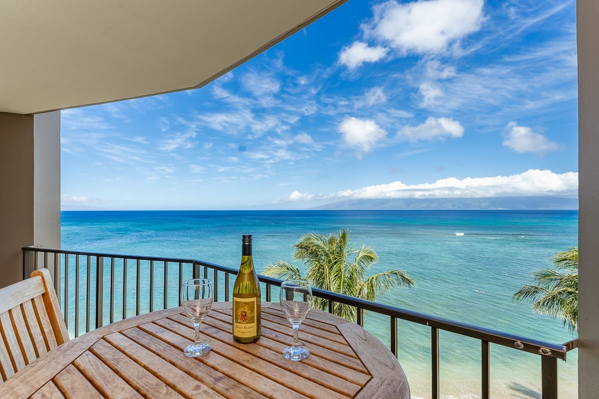 Condo in Lahaina · ★4.94 · 1 bedroom · 2 beds · 1 bath - Photo 1