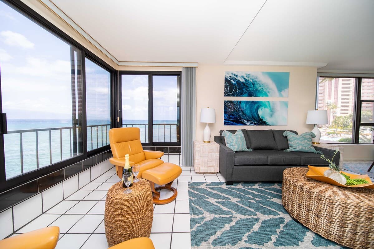 Condo in Lahaina · ★4.81 · 1 bedroom · 2 beds · 1 bath - Photo 4