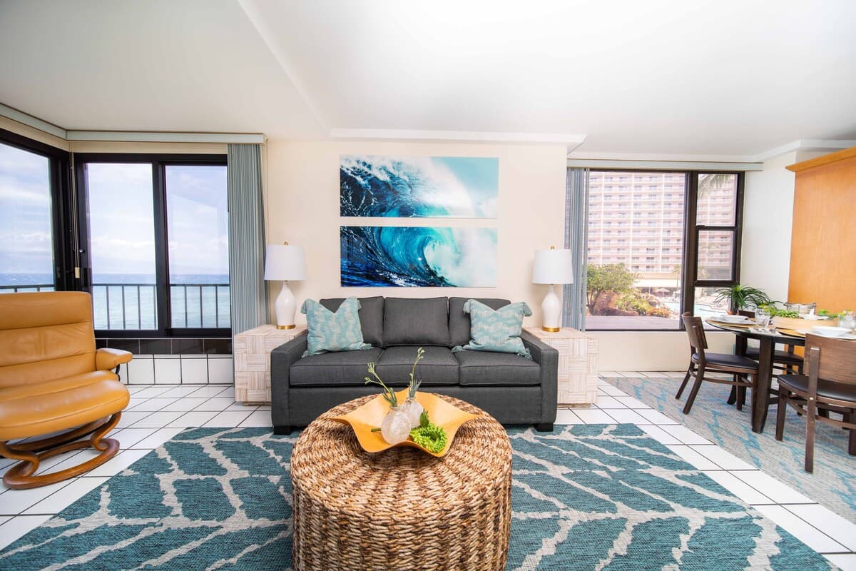 Condo in Lahaina · ★4.81 · 1 bedroom · 2 beds · 1 bath - Photo 2