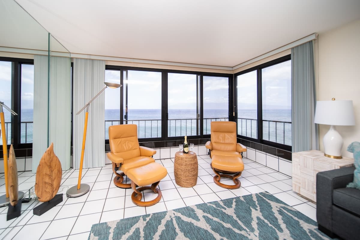 Condo in Lahaina · ★4.81 · 1 bedroom · 2 beds · 1 bath - Photo 1