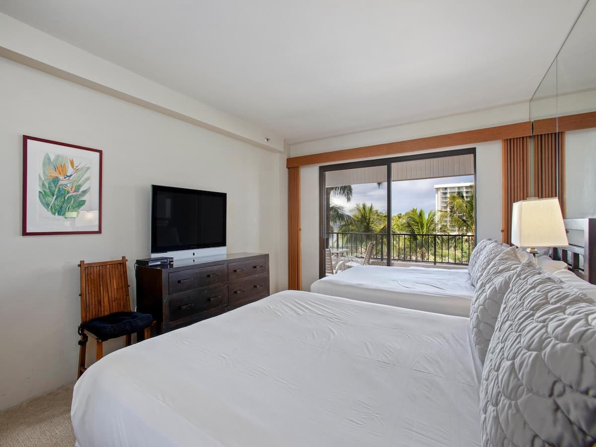 Condo in Kaanapali Beach · ★4.88 · 3 bedrooms · 5 beds · 2 baths - Photo 5