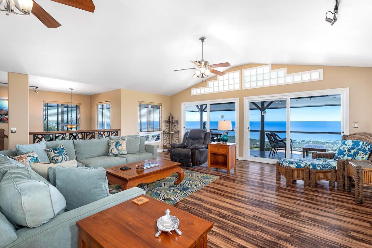Home in Kailua-Kona · ★4.88 · 3 bedrooms · 6 beds · 3.5 baths - Photo 2