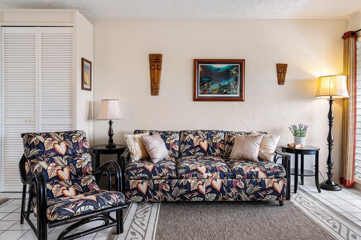 Home in Kailua-Kona · ★4.63 · 1 bedroom · 2 beds · 1 private bath - Photo 5