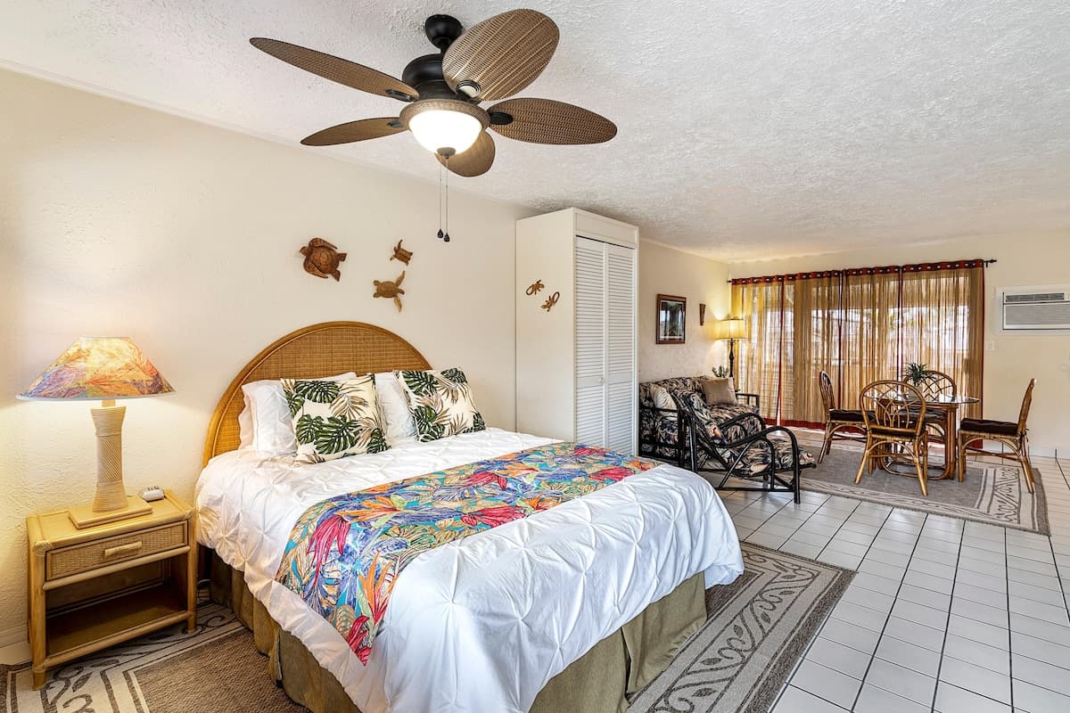 Home in Kailua-Kona · ★4.63 · 1 bedroom · 2 beds · 1 private bath - Photo 1