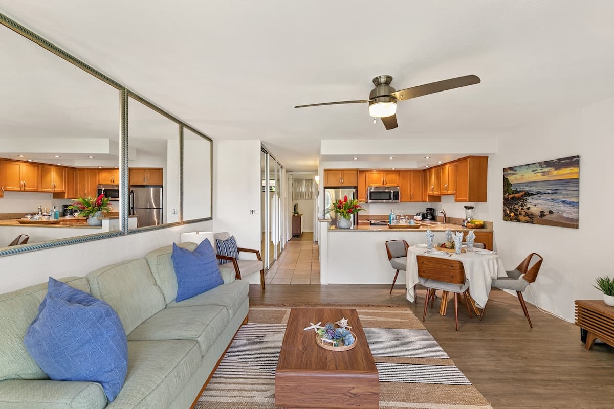 Condo in Lahaina · ★4.43 · 1 bedroom · 2 beds · 1 bath - Photo 1