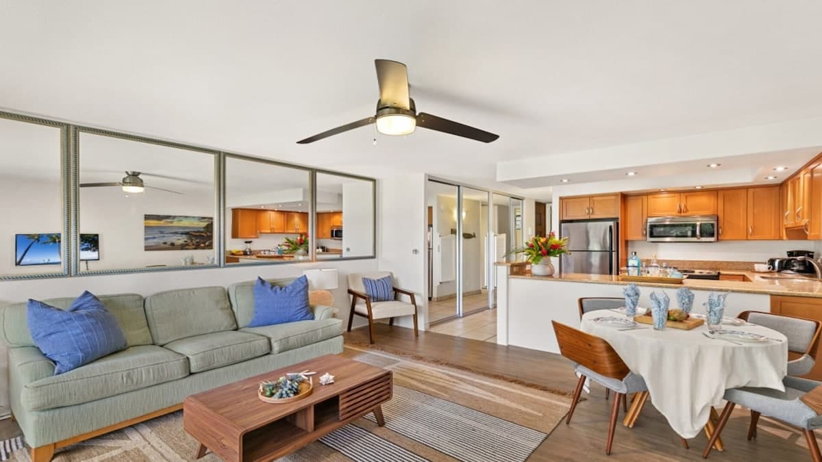Condo in Lahaina · ★4.43 · 1 bedroom · 2 beds · 1 bath - Photo 3