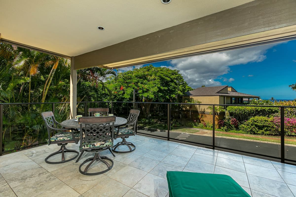 Condo in Kihei · ★4.93 · 2 bedrooms · 4 beds · 2 baths - Photo 4