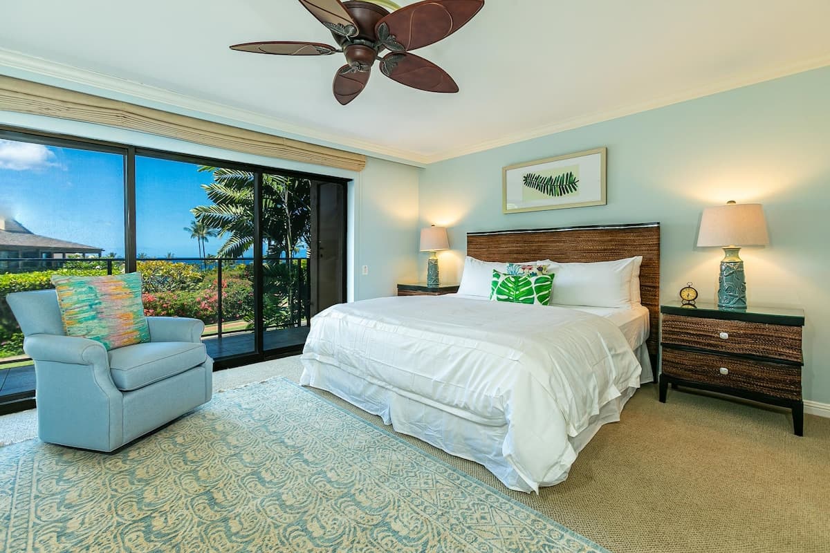 Condo in Kihei · ★4.93 · 2 bedrooms · 4 beds · 2 baths - Photo 1