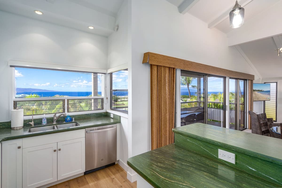 Condo in Wailea · ★4.85 · 2 bedrooms · 3 beds · 2 baths - Photo 2