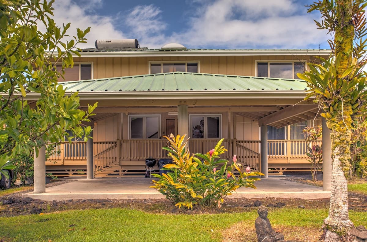 Home in Keaau · ★4.86 · 3 bedrooms · 4 beds · 3 shared baths - Photo 2