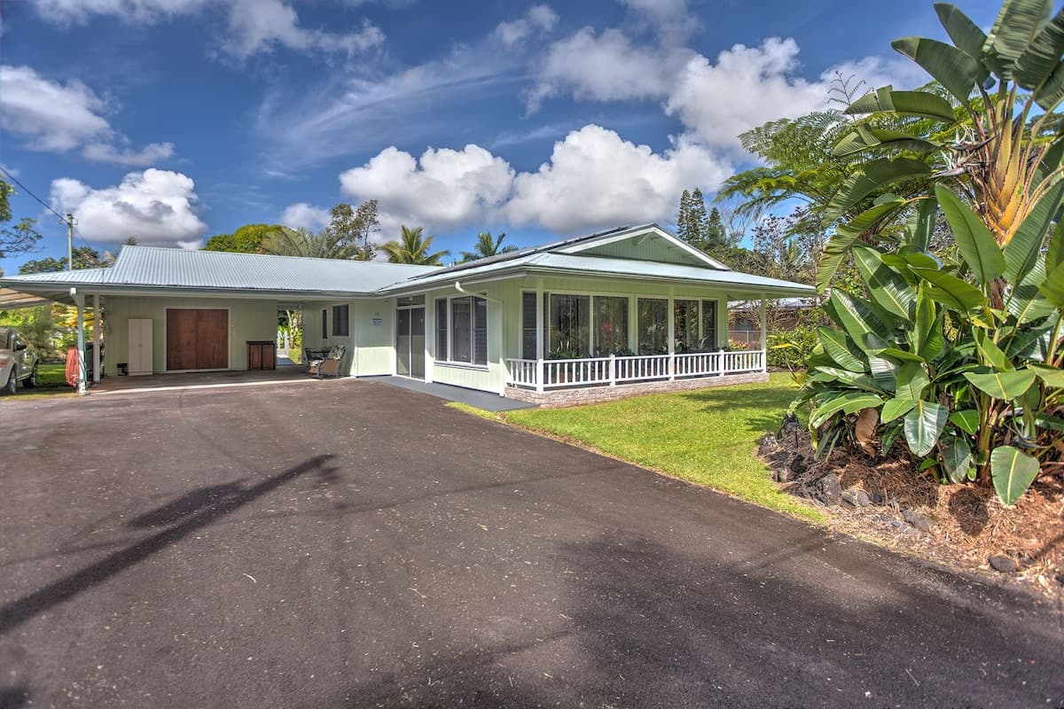 Home in Pahoa · ★4.94 · 3 bedrooms · 3 beds · 3 private baths - Photo 5