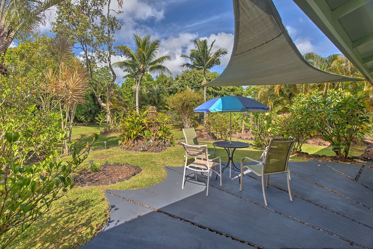 Home in Pahoa · ★4.94 · 3 bedrooms · 3 beds · 3 private baths - Photo 3