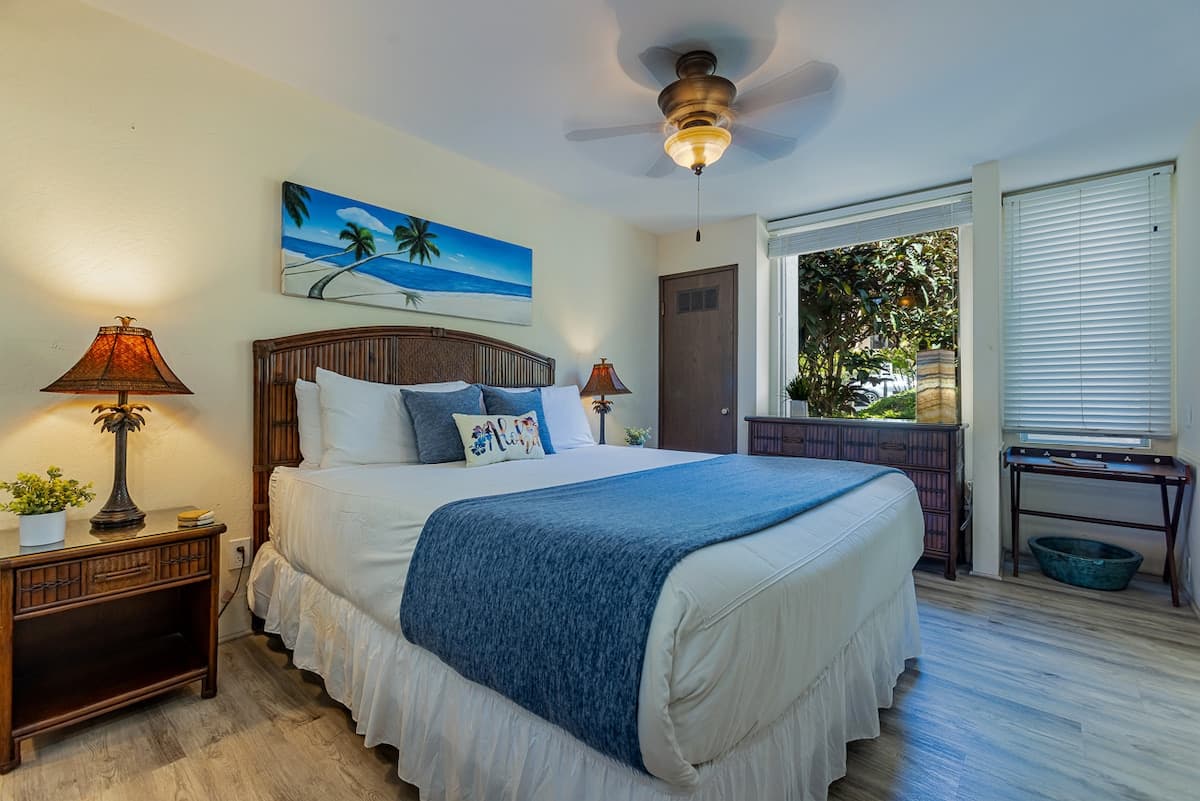 Condo in Kihei · ★4.87 · 1 bedroom · 2 beds · 1 shared bath - Photo 4