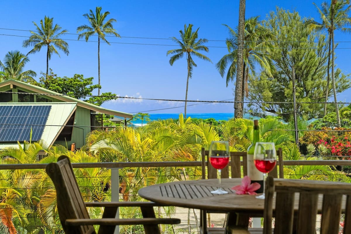 Home in Hanalei · ★4.89 · 3 bedrooms · 5 beds · 3 baths - Photo 4