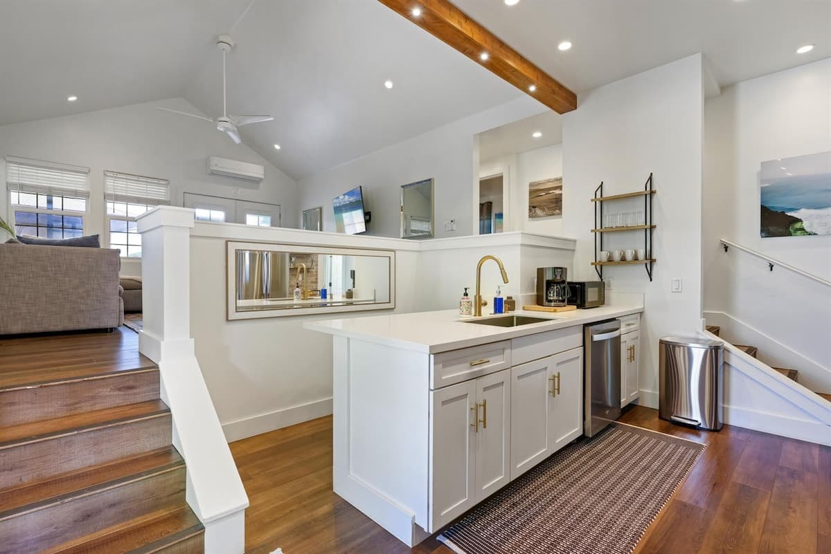Home in Wailuku · ★4.95 · 2 bedrooms · 3 beds · 1 bath - Photo 5