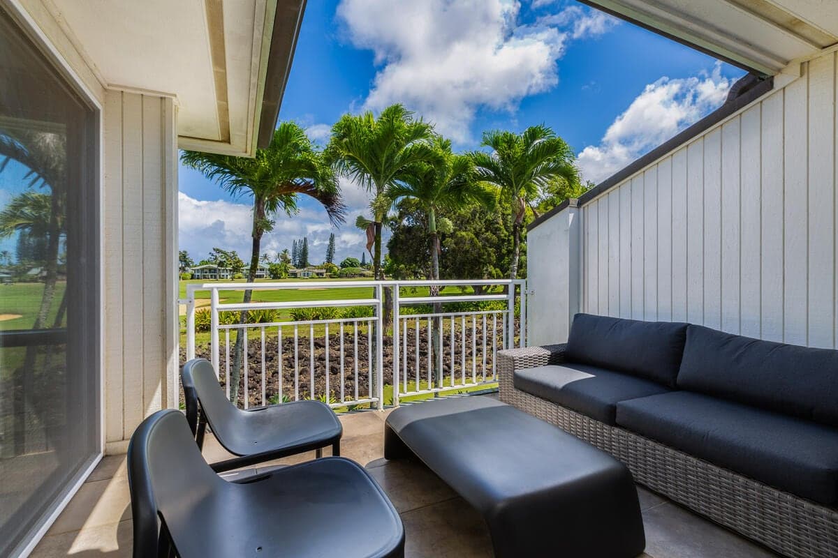 Emmalani Court 322 - Golf Course & Ocean Views w/A - Photo 2