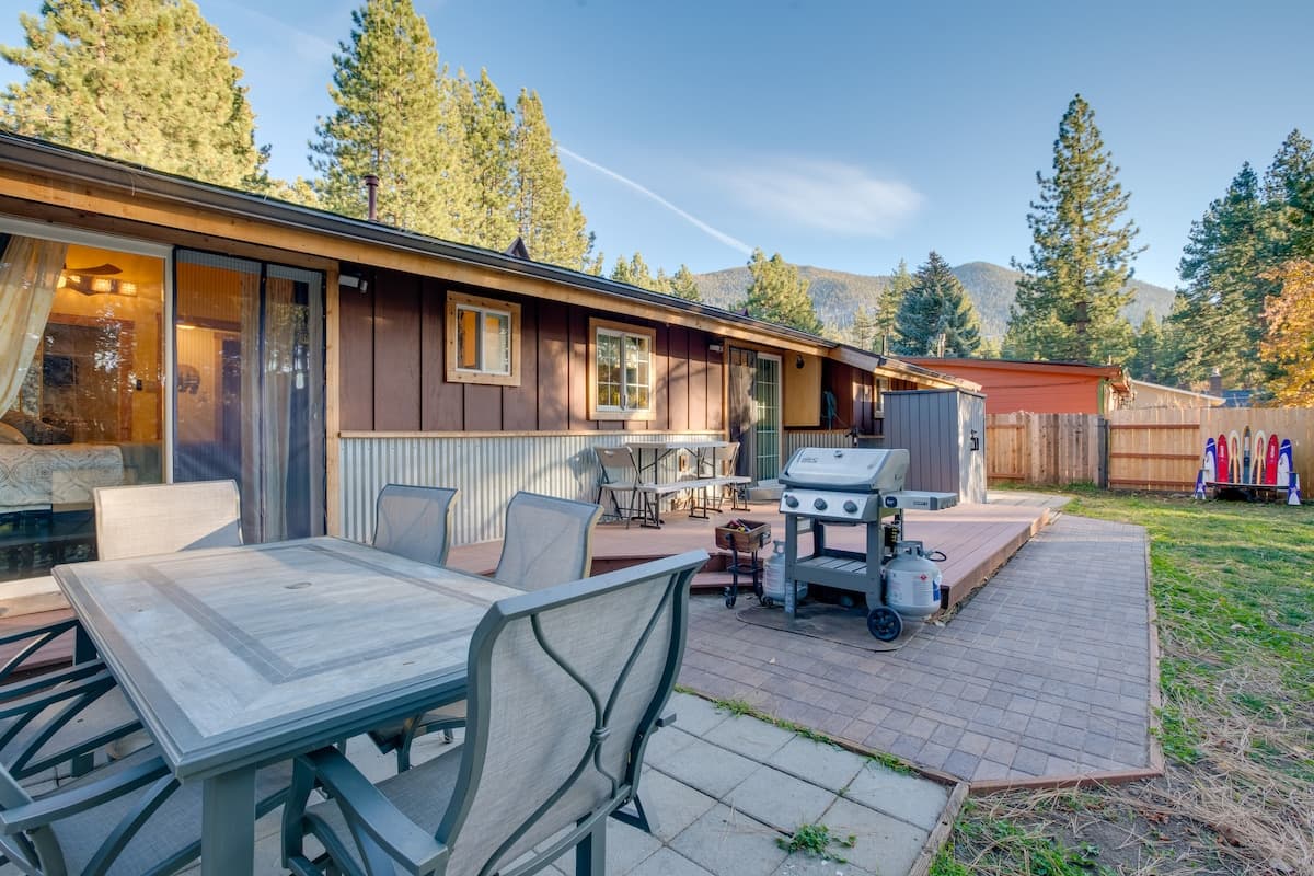 Home in Stateline · ★4.7 · 3 bedrooms · 4 beds · 2 private baths - Photo 2