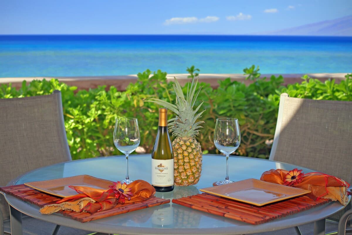 Condo in Lahaina · ★5.0 · 2 bedrooms · 3 beds · 2 baths - Photo 3