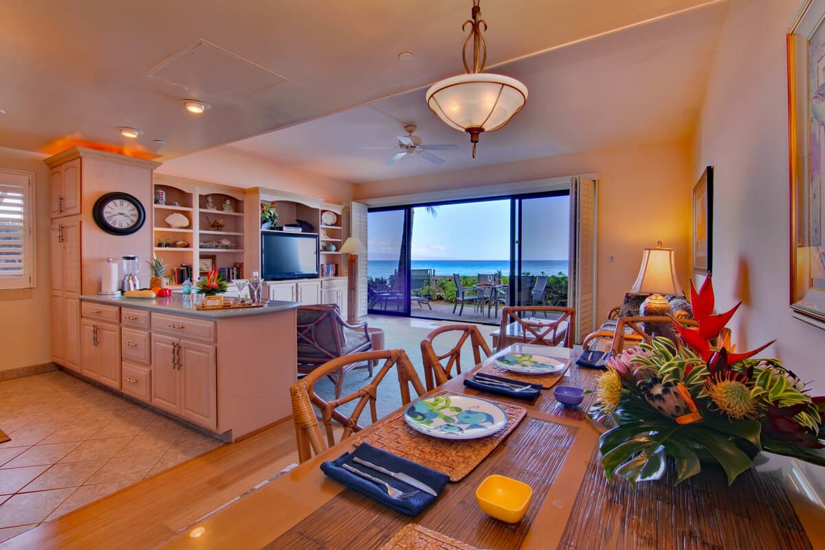 Condo in Lahaina · ★5.0 · 2 bedrooms · 3 beds · 2 baths - Photo 4