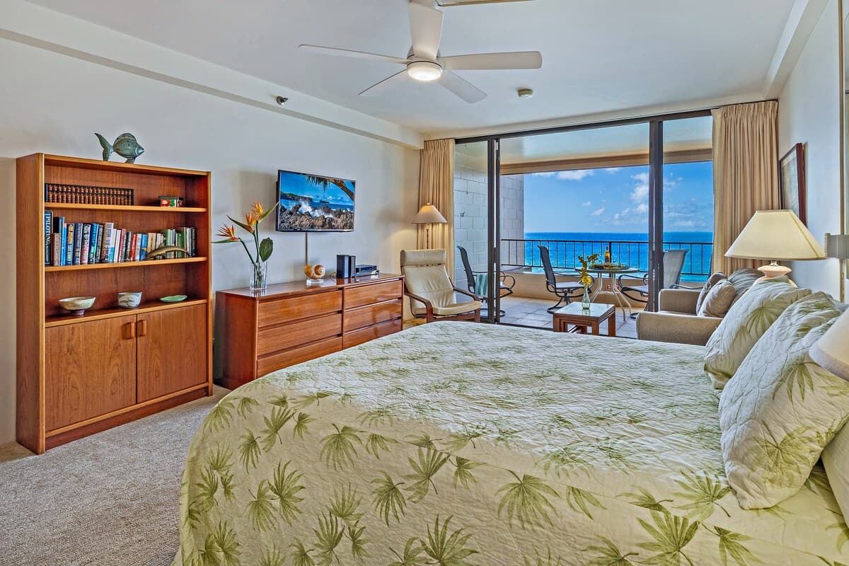 Condo in Kaanapali · ★4.8 · 1 bedroom · 2 beds · 1 bath - Photo 3