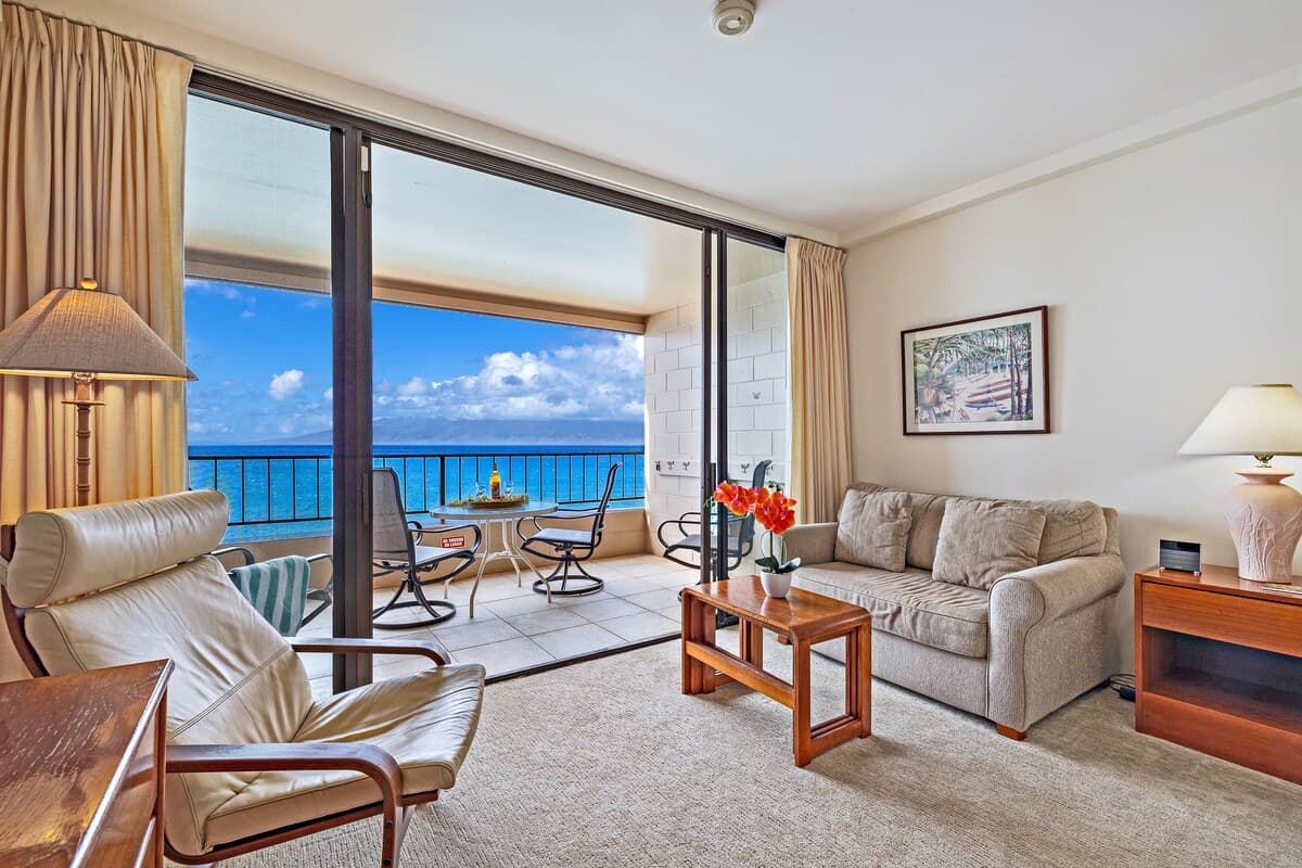 Condo in Kaanapali · ★4.8 · 1 bedroom · 2 beds · 1 bath - Photo 4