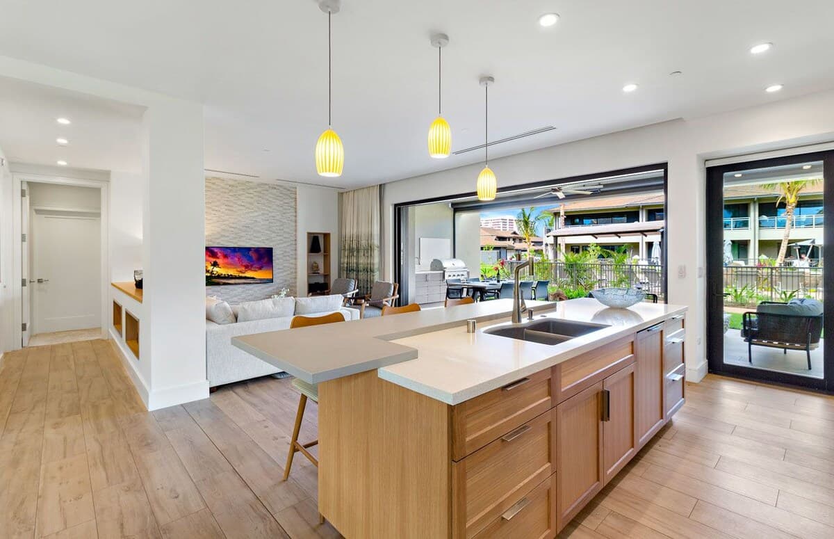 Condo in Lahaina · ★4.91 · 3 bedrooms · 4 beds · 3 baths - Photo 2