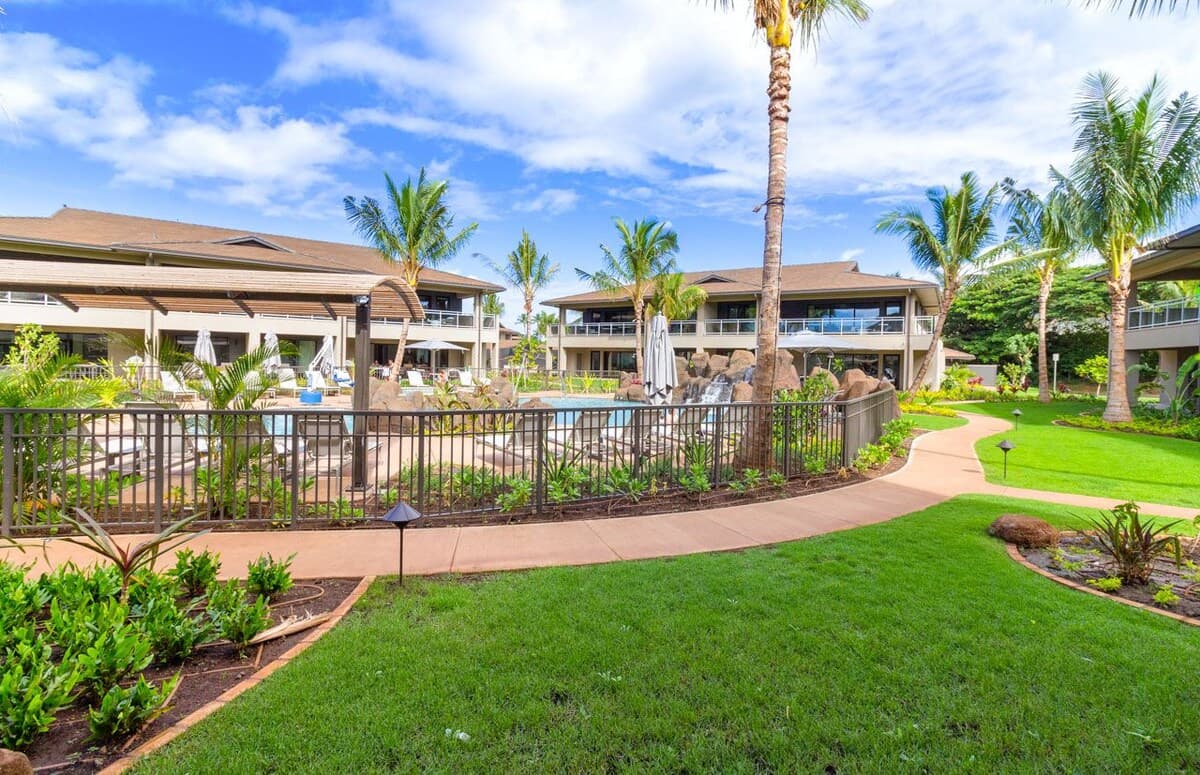 Condo in Lahaina · ★4.91 · 3 bedrooms · 4 beds · 3 baths - Photo 5